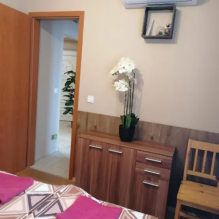 Mesi Lux
